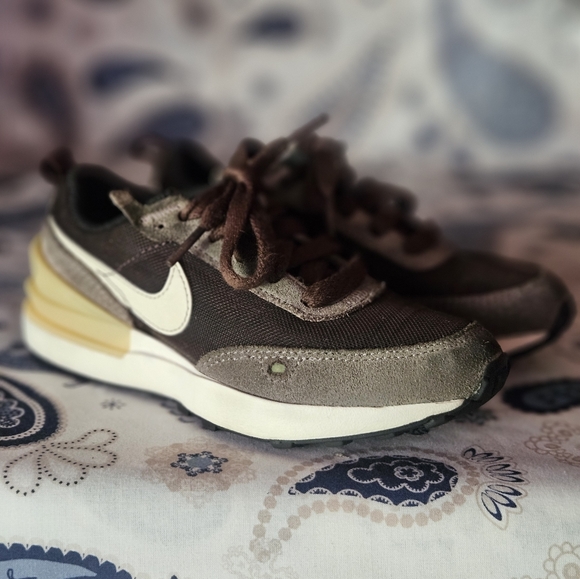 NIKE - Picture 3 of 12